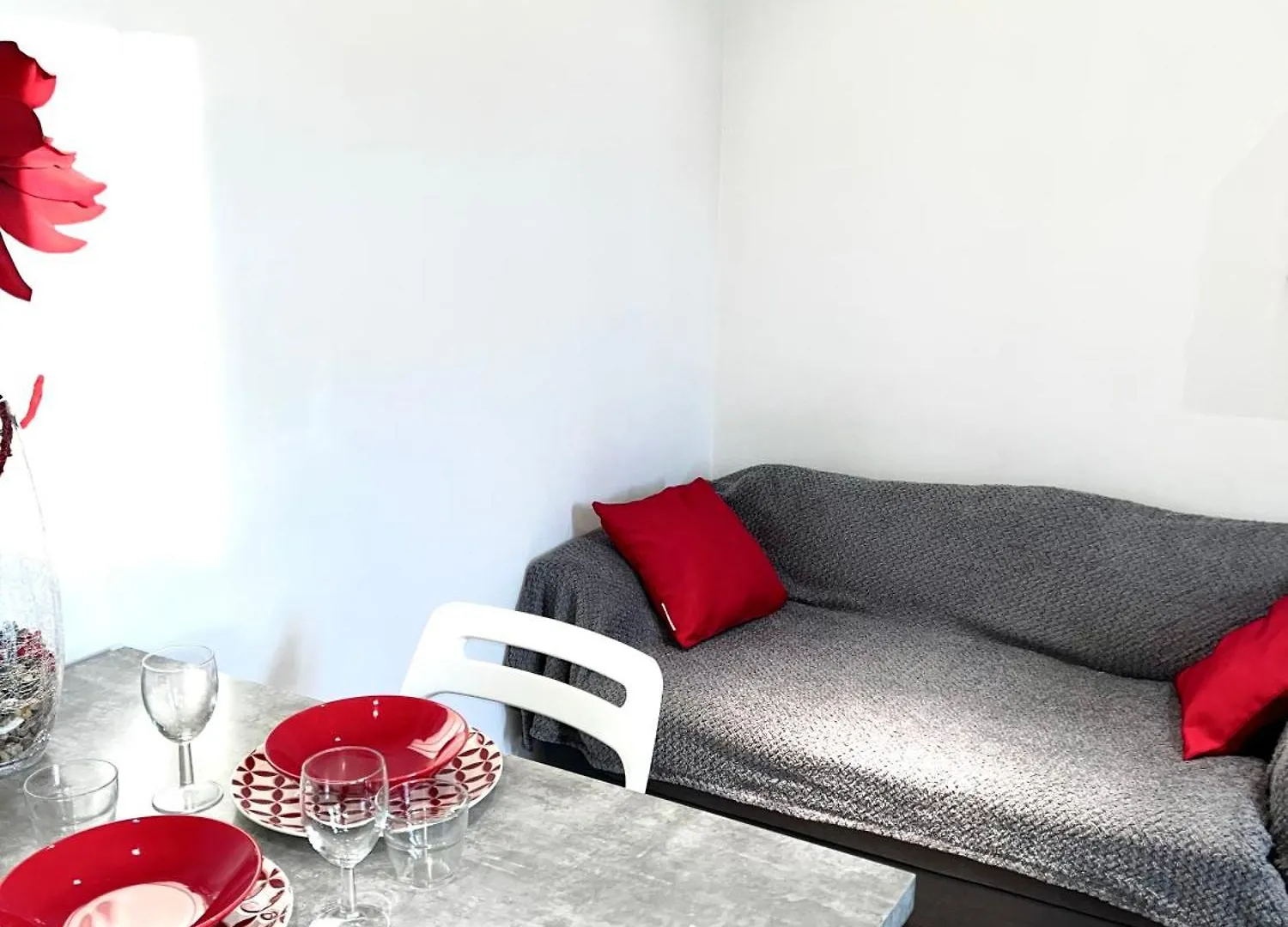 Studio Tout Equipe Avec Chambre Independante Aix-les-Bains 0*,  France